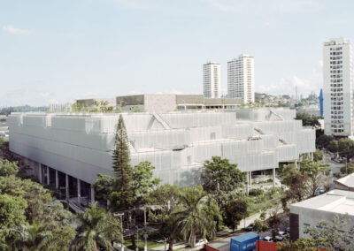 Todo lugar é um lugar Entre